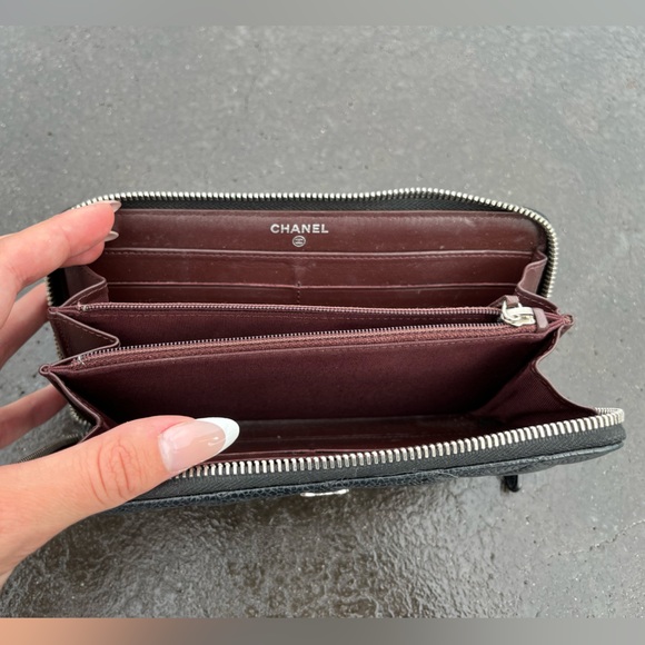 AUTHENTIC Chanel quilted gusset zip large wallet - Picture 2 of 7